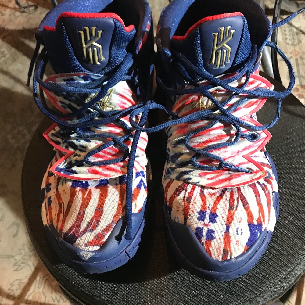 Nike Lebron’s Men’s Size 11